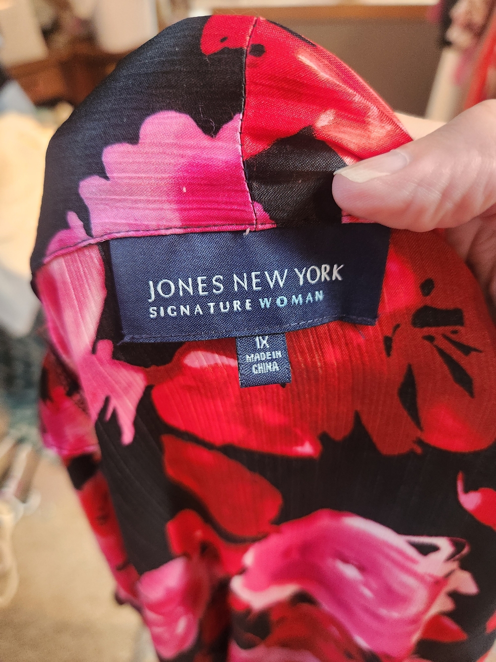 Jones New York Silky Woman Floral Wrap Blouse Black & Pink Like New 1X - Picture 11 of 11